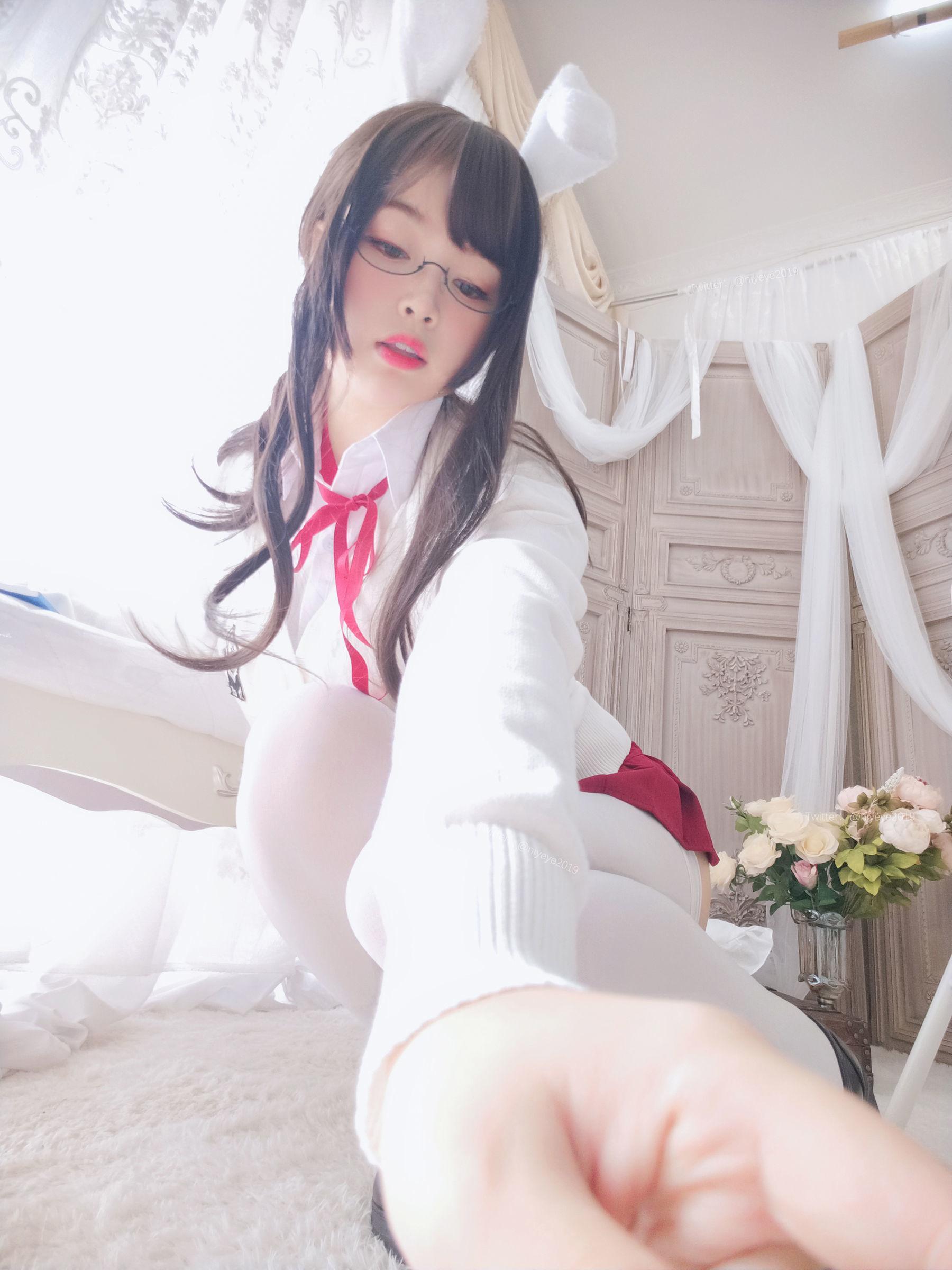 [网红COSER] 萌系小姐姐-白烨- – 发情期 写真集(27)