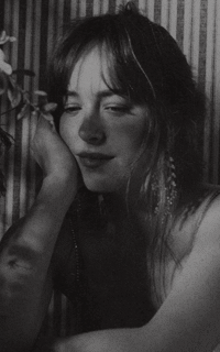 Dakota Johnson 1UBIlPVU_o