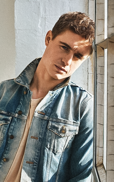 Max Irons XzMaODhc_o