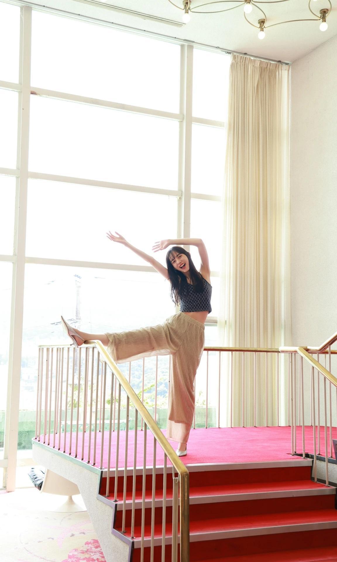 Hiroe Igeta 井桁弘恵, デジタル写真集 「BE{Free}」 Set.02(2)