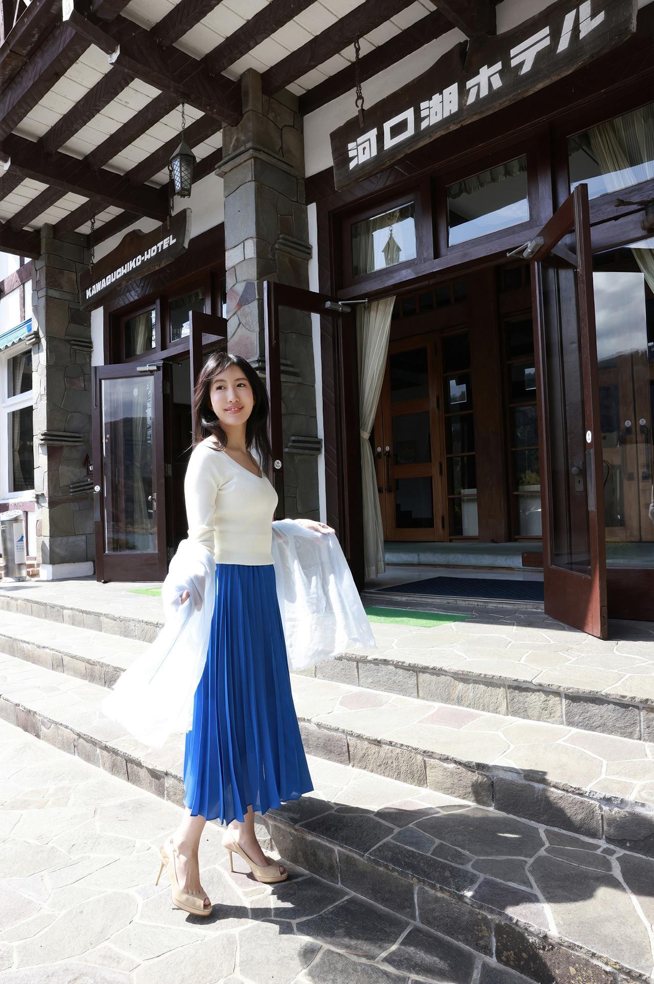 Marin Inoue 井上茉倫, FRIDAYデジタル写真集 「ミス東スポ＆ミス週刊実話２冠美女の初ヘアヌード vol.1」 Set.01(3)