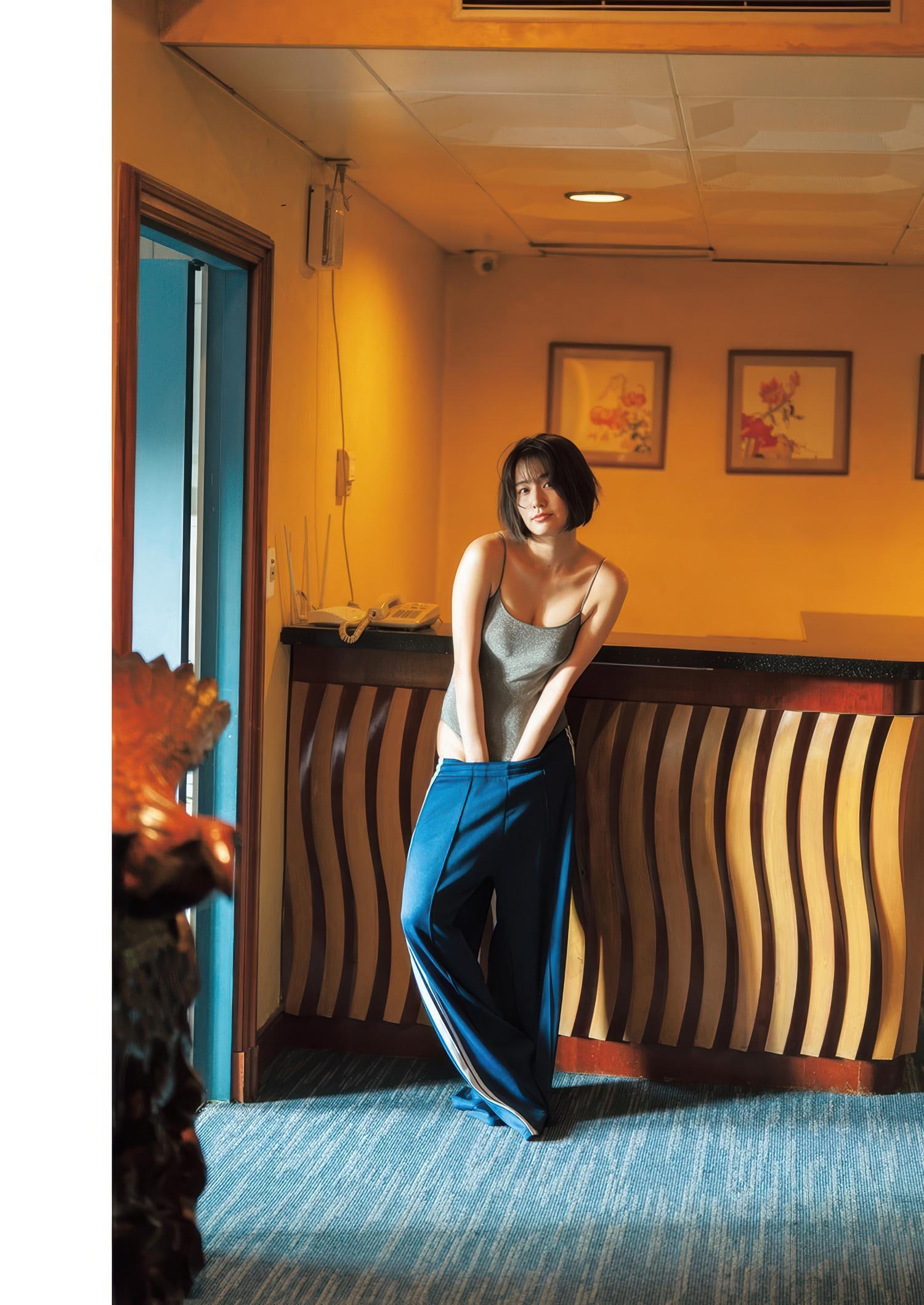 Ayaka Shinya 新谷あやか, Young Jump 2025 No.38 (ヤングジャンプ 2025年38号)(3)