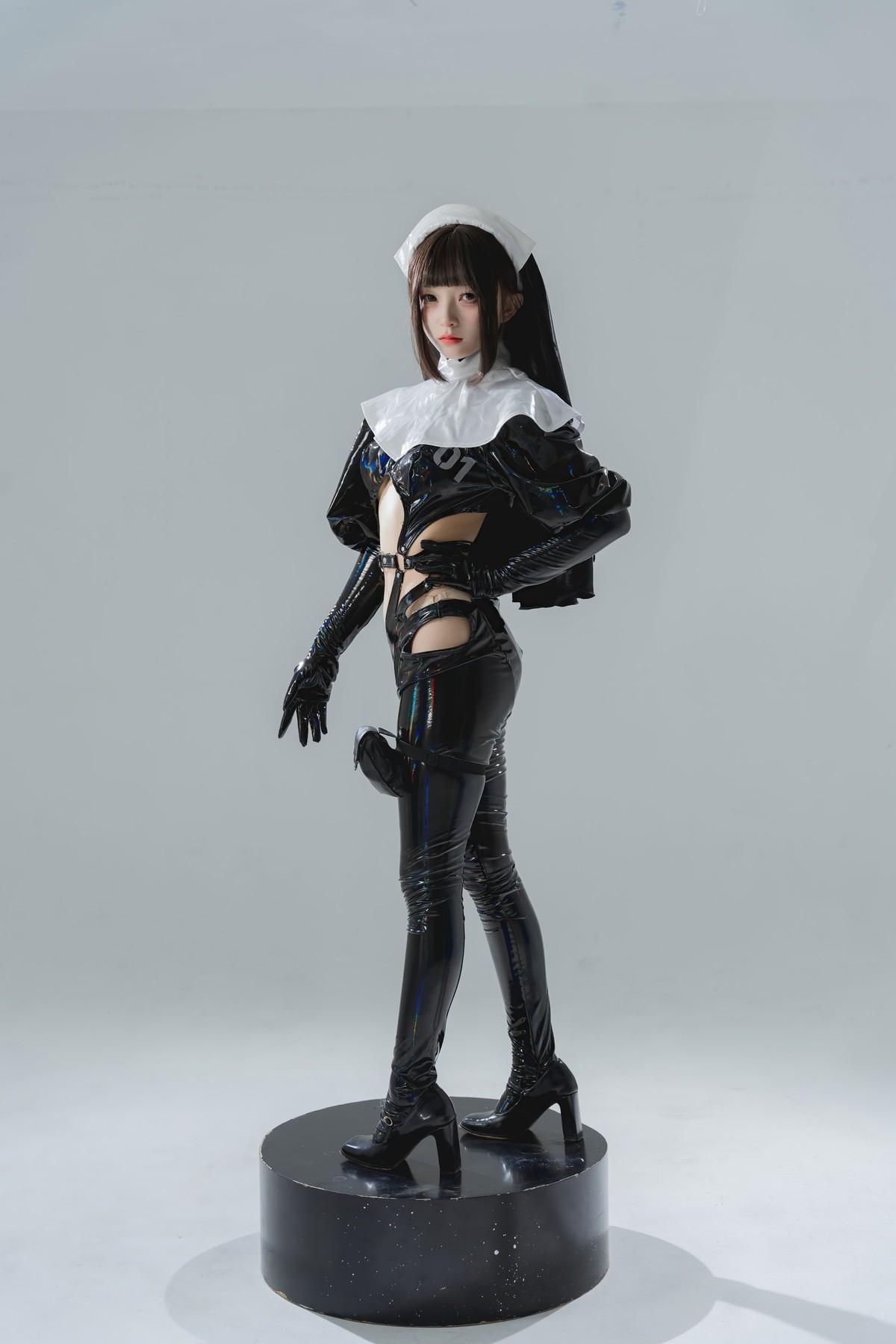 Cosplay 花铃 漆皮修女(23)
