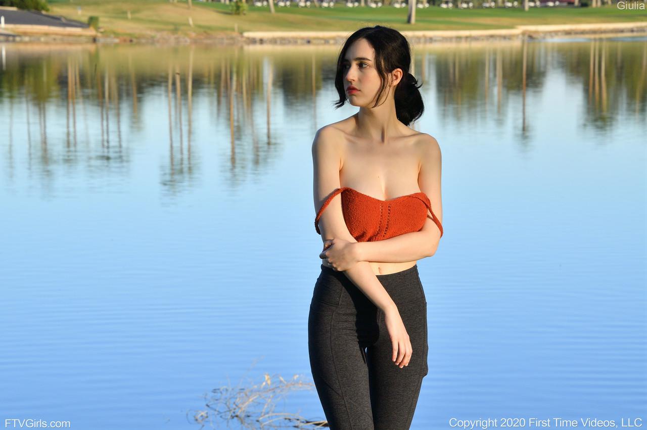 Glamorous Giulia exposes her big breasts while teasing in yoga pants outdoors(20)