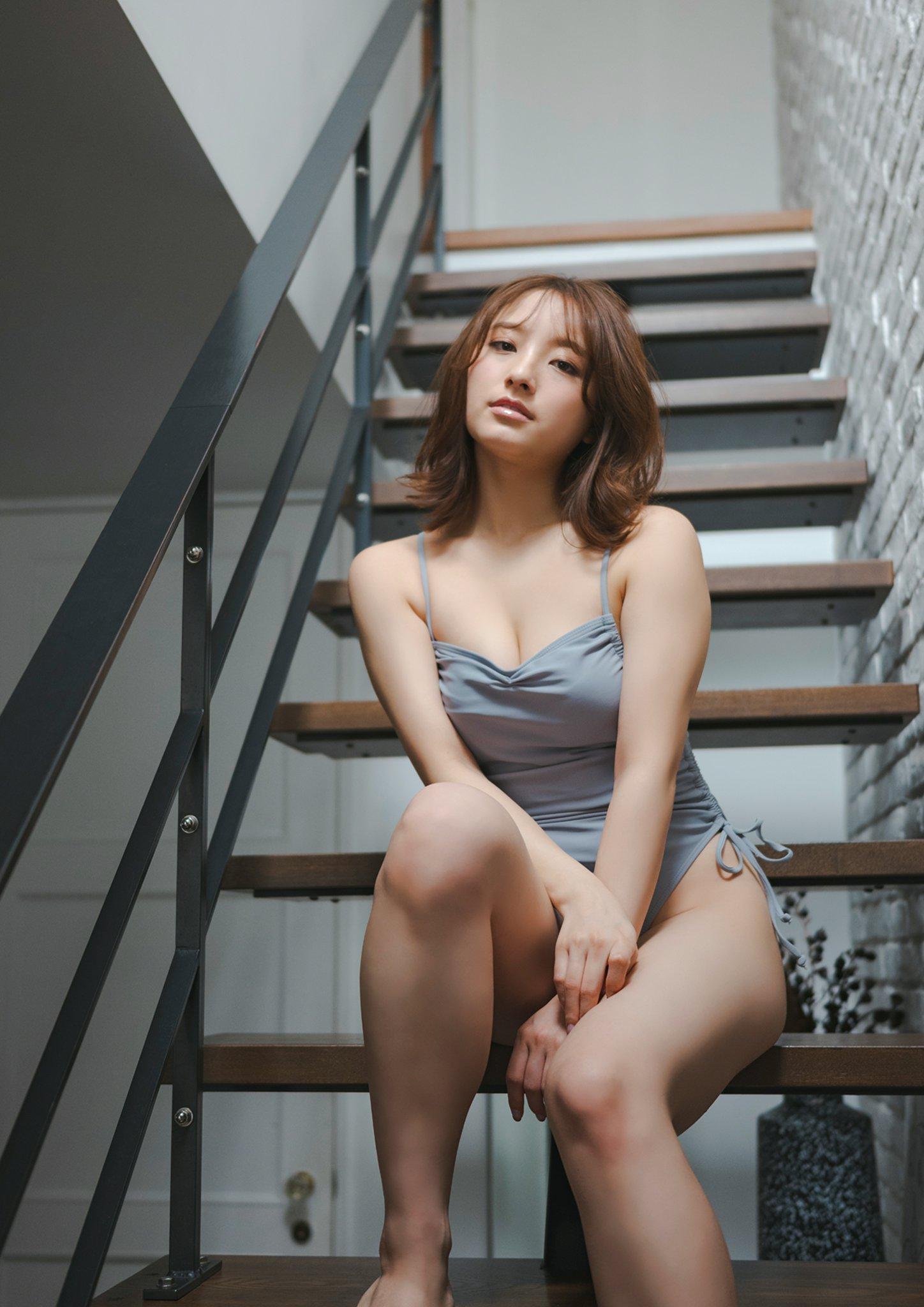 Nana Owada 大和田南那, BUBKAデジタル写真集 「Feel Special」 Set.01(30)