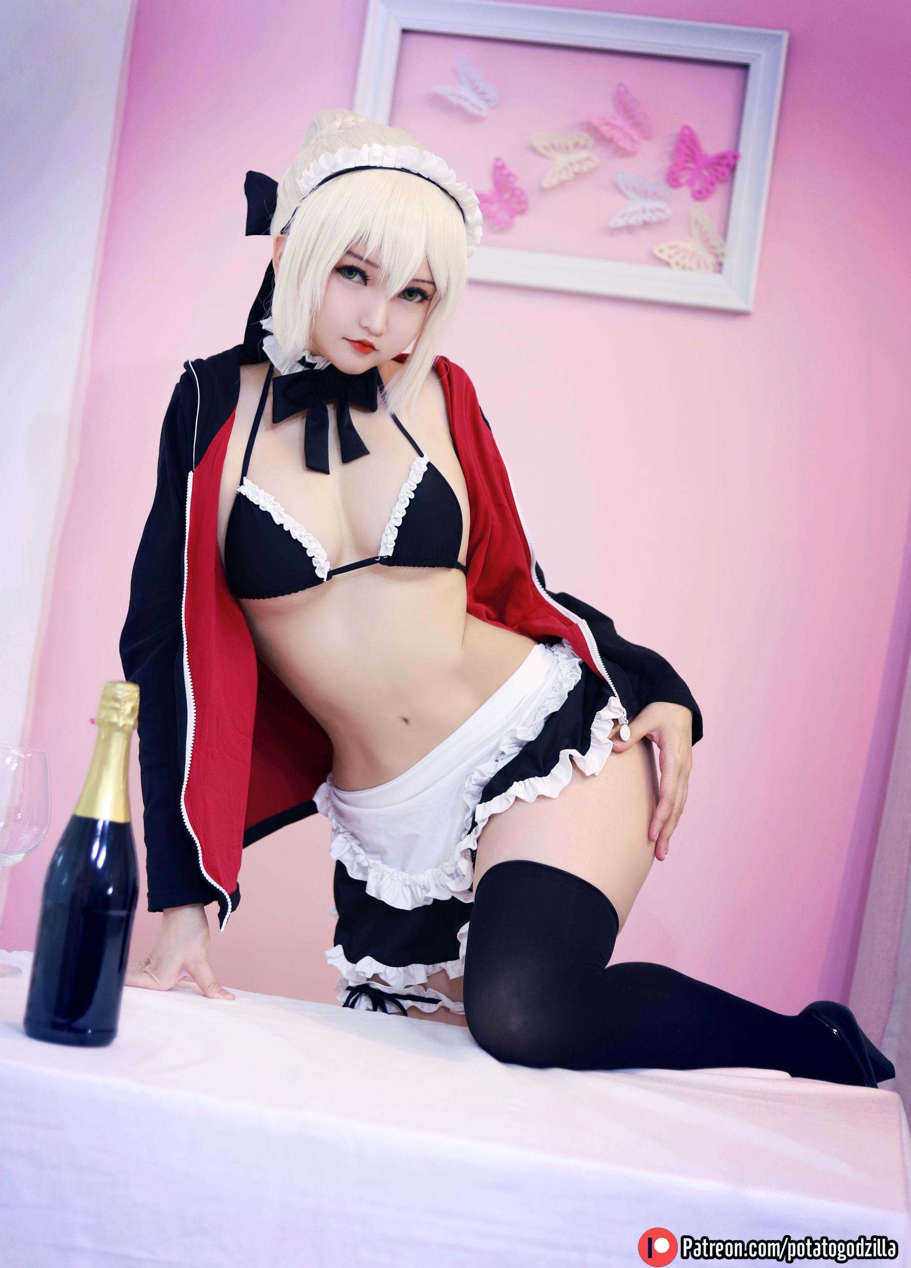 Coser小姐姐Potato Godzilla – Saber Alter Maid 套图(1)