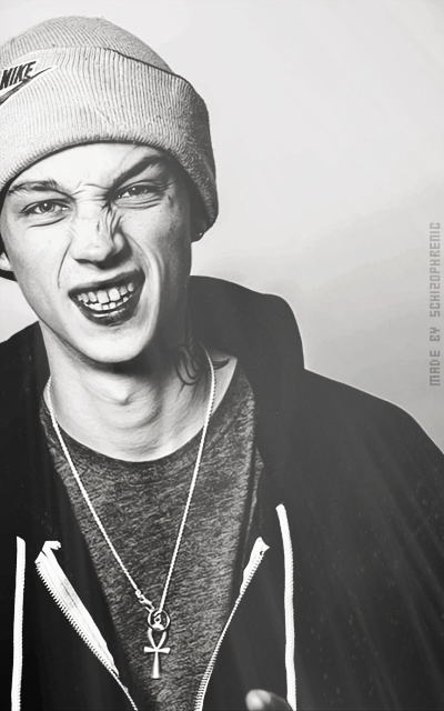 Ash Stymest EZROahJE_o