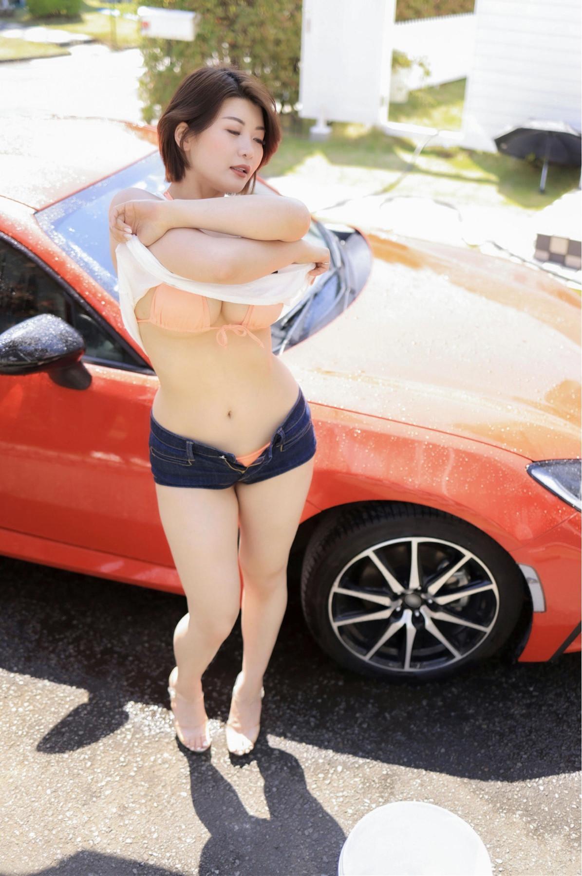 Yuri Oshikawa 推川ゆうり, 写真集 [セクシーカーウォッシュ ERO MISSION Nude ver.] Set.03(10)