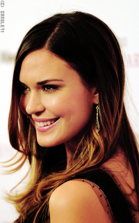 Odette Annable  Q7UAIRir_o