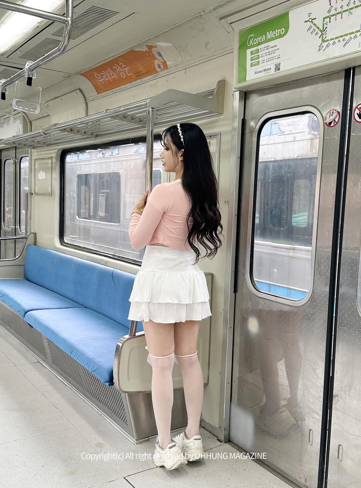 Hani 하니, UHHUNG Magazine “The Girlfriend on The Subway” Set.02(8)