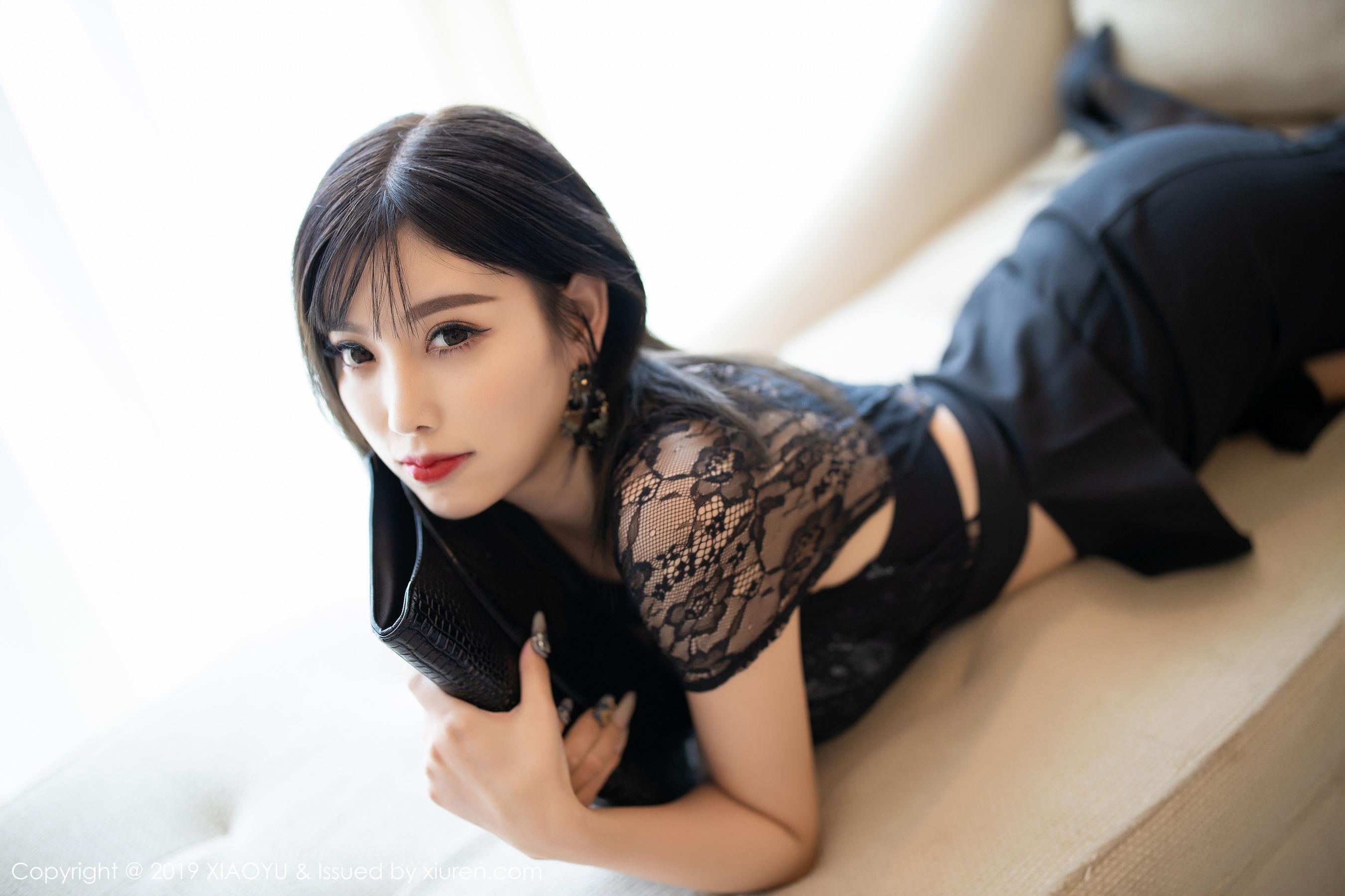 杨晨晨sugar《镂空内衣与诱人黑丝视觉魅惑》 [语画界XIAOYU] Vol.162 写真集(30)