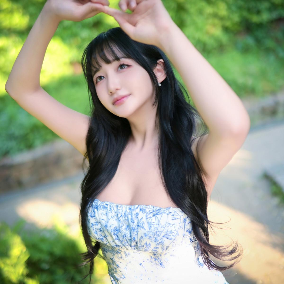 Han Jina 한지나, PINK Photobook ‘Sunshine’ Set.03(35)