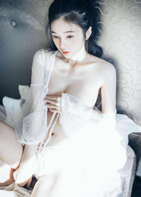 漂亮小姐姐辰辰居家透视白纱唯美图集(21)