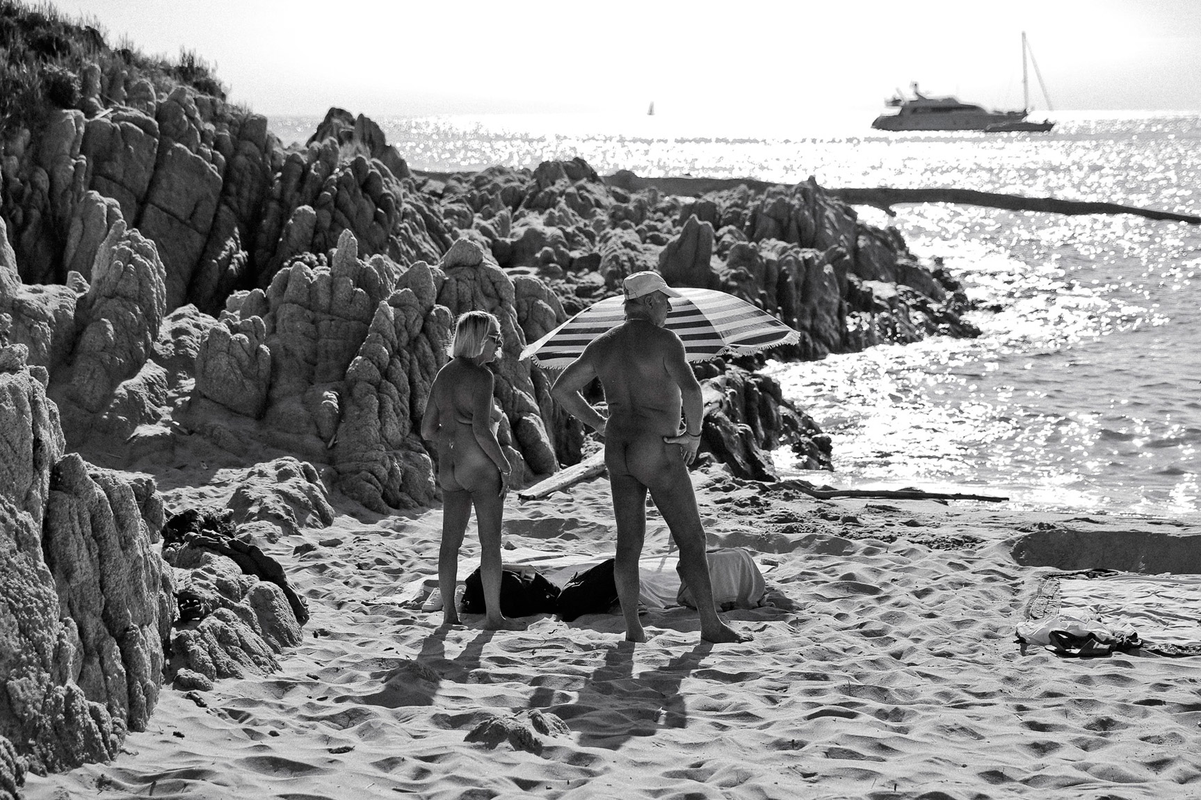 На пляжах Сен-Тропе / Maya Stepper and Clara Rosager on Saint-Tropez beach by Cameron Hammond На пляжах Сен-Тропе / Maya Stepper and Clara Rosager on Saint-Tropez beach by Cameron Hammond