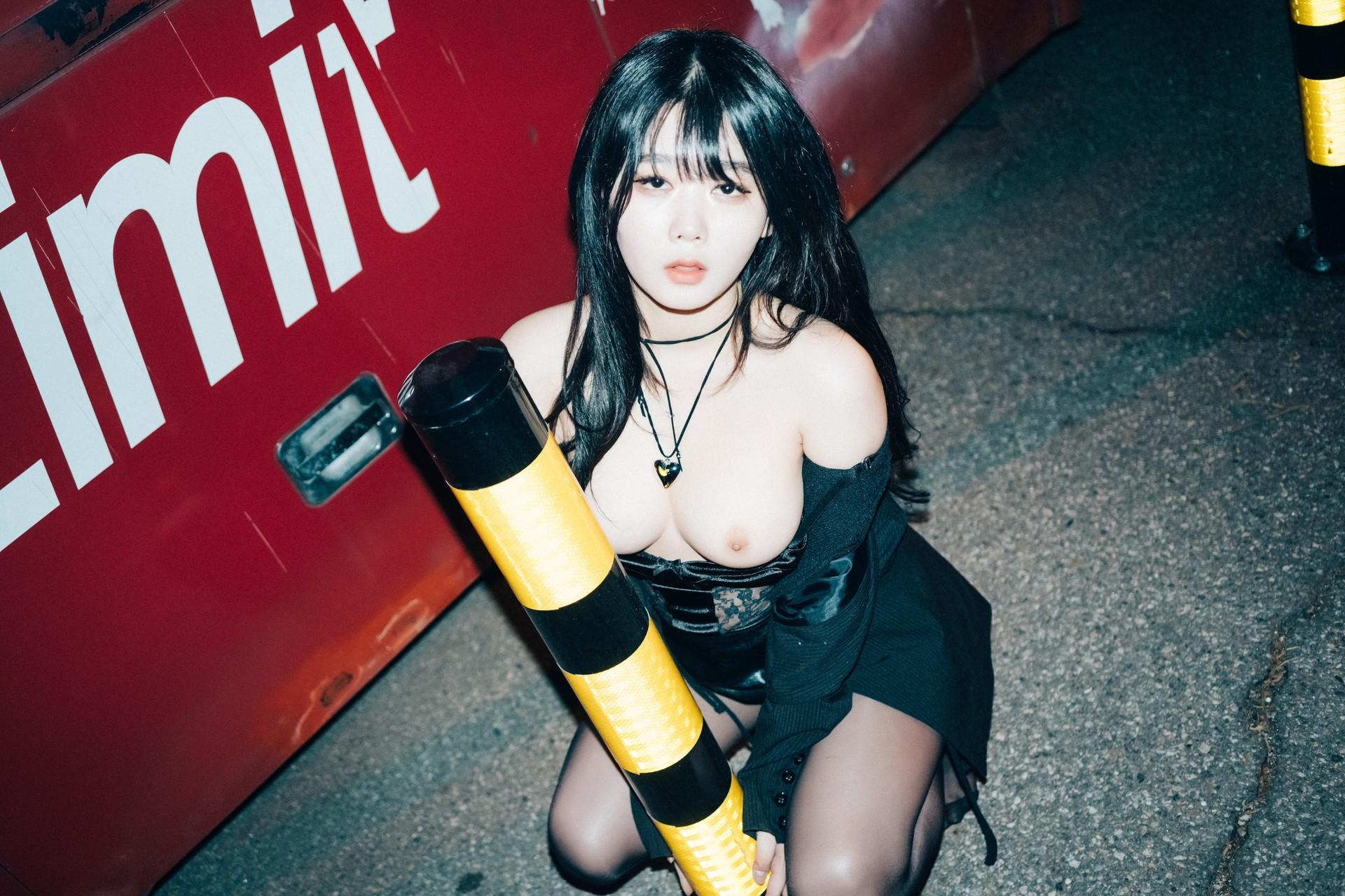 ZIA.Kwon 권지아, [Loozy] XXX At Night Road Set.01(21)