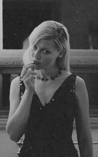 Kirsten Dunst MhblVVGe_o