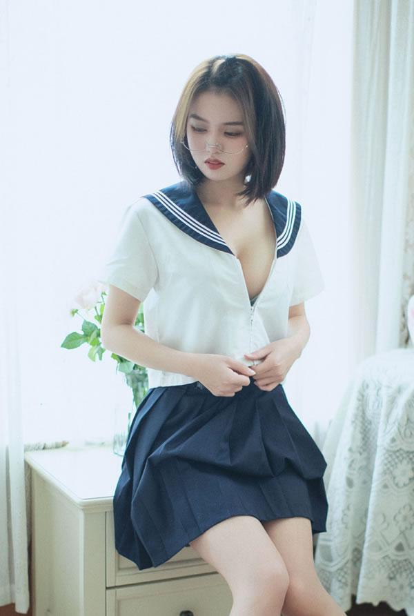 高颜值美女劳小白-兔女郎+校服JK美翻天(10)