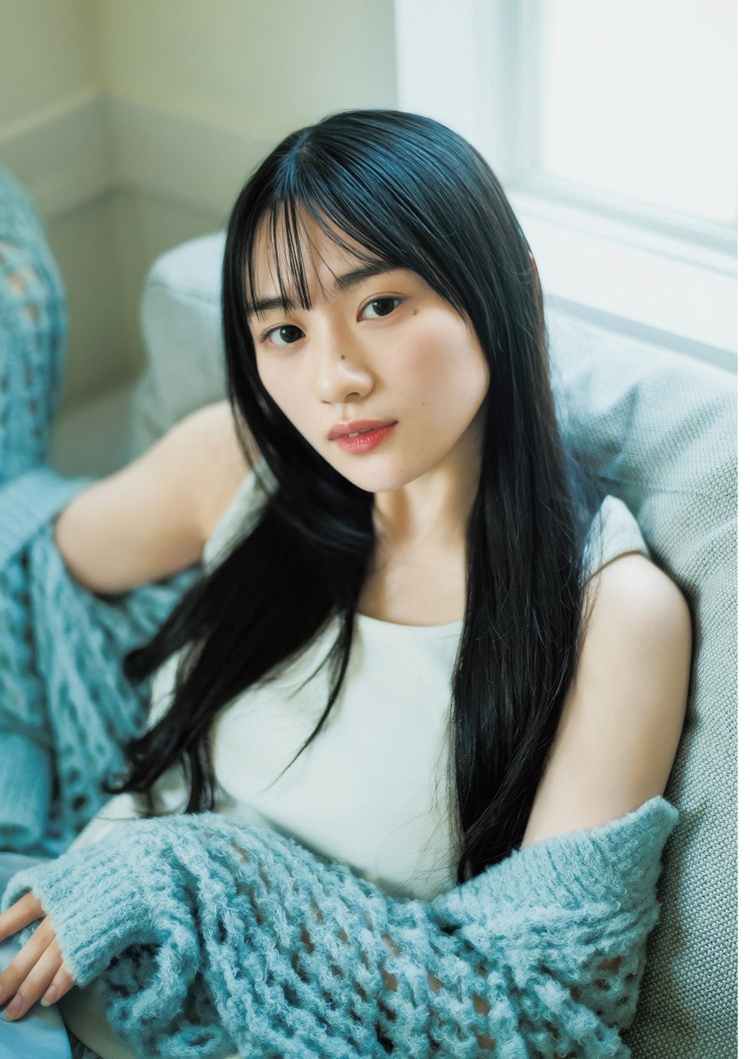 Sakura Kawasaki 川﨑桜, Young Jump 2025 No.33 (ヤングジャンプ 2025年33号)(4)