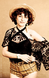 Alia Shawkat QbIKJwQj_o