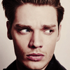 Dominic Sherwood U4mOEfUB_o