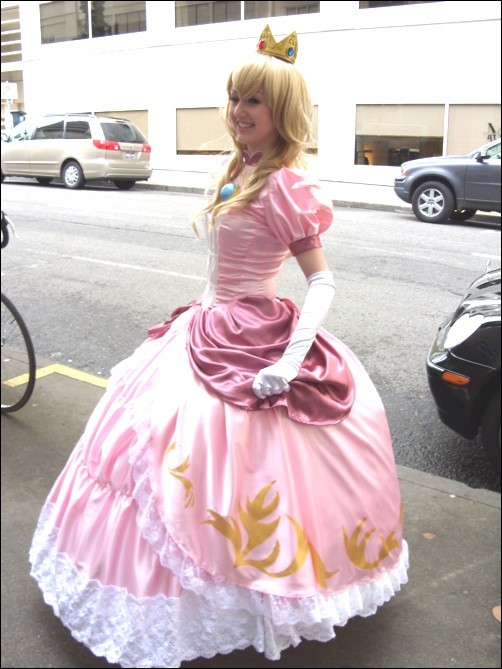 The Best Princess Peach Cosplay