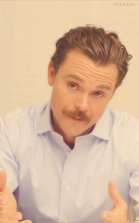 Clayne Crawford IPq4wW11_o