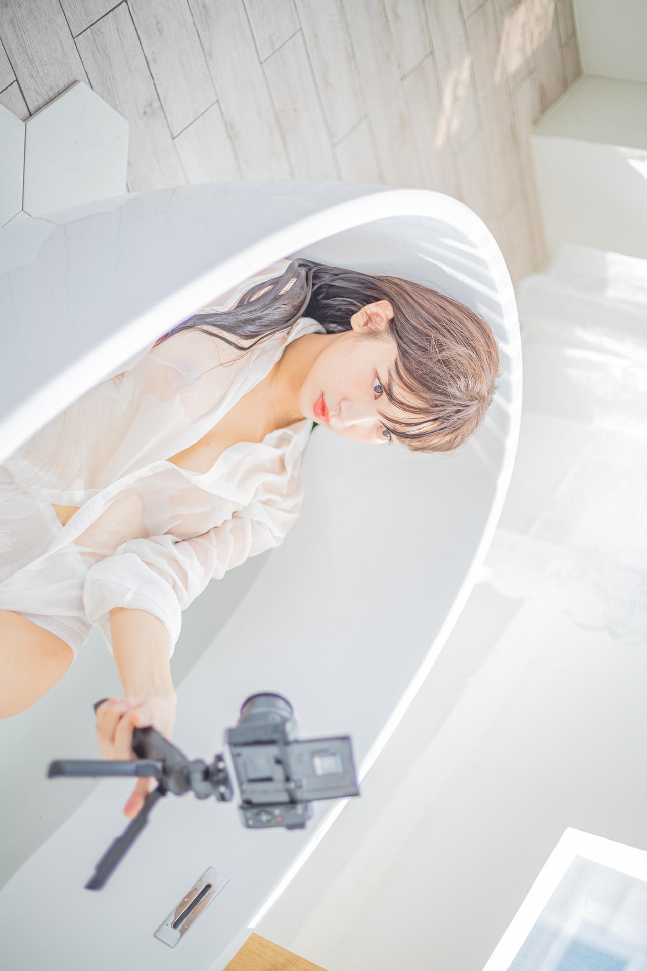 Leezy 이지, Patreon Secret Web No.02 April Set.02(14)