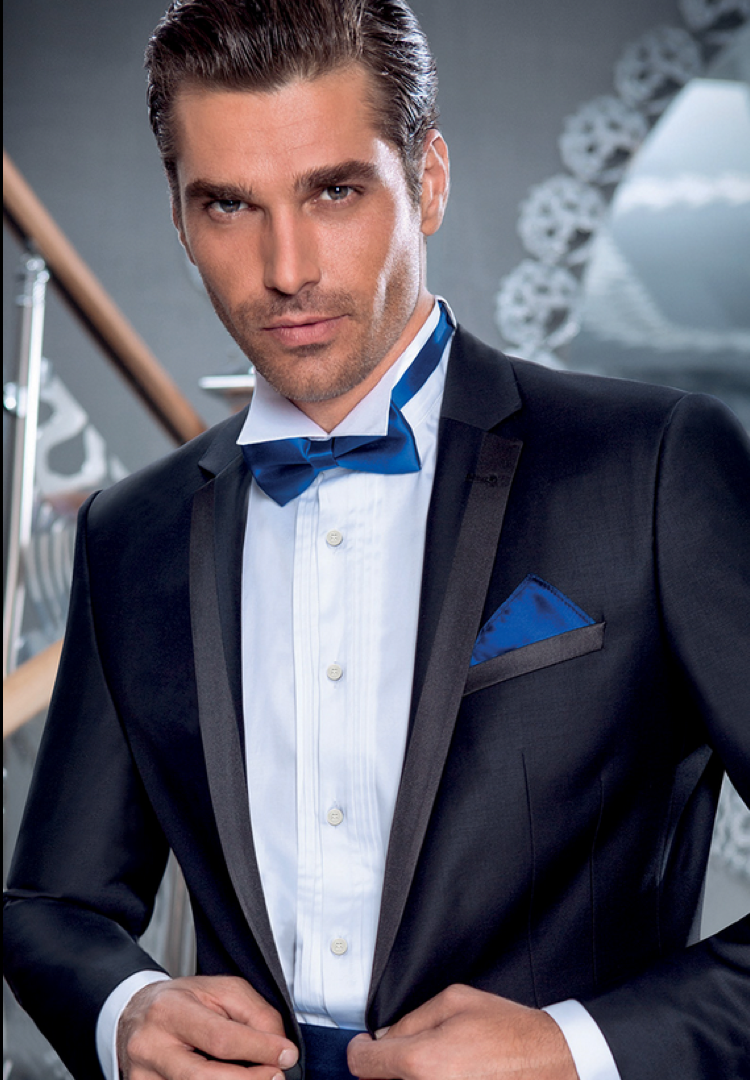 MALE MODELS IN SUITS: SERGIO PANKOV for SALVATINI