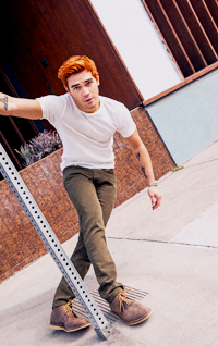 Kj Apa RH0H3wNT_o