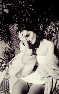 Phoebe Tonkin LF76Eow8_o