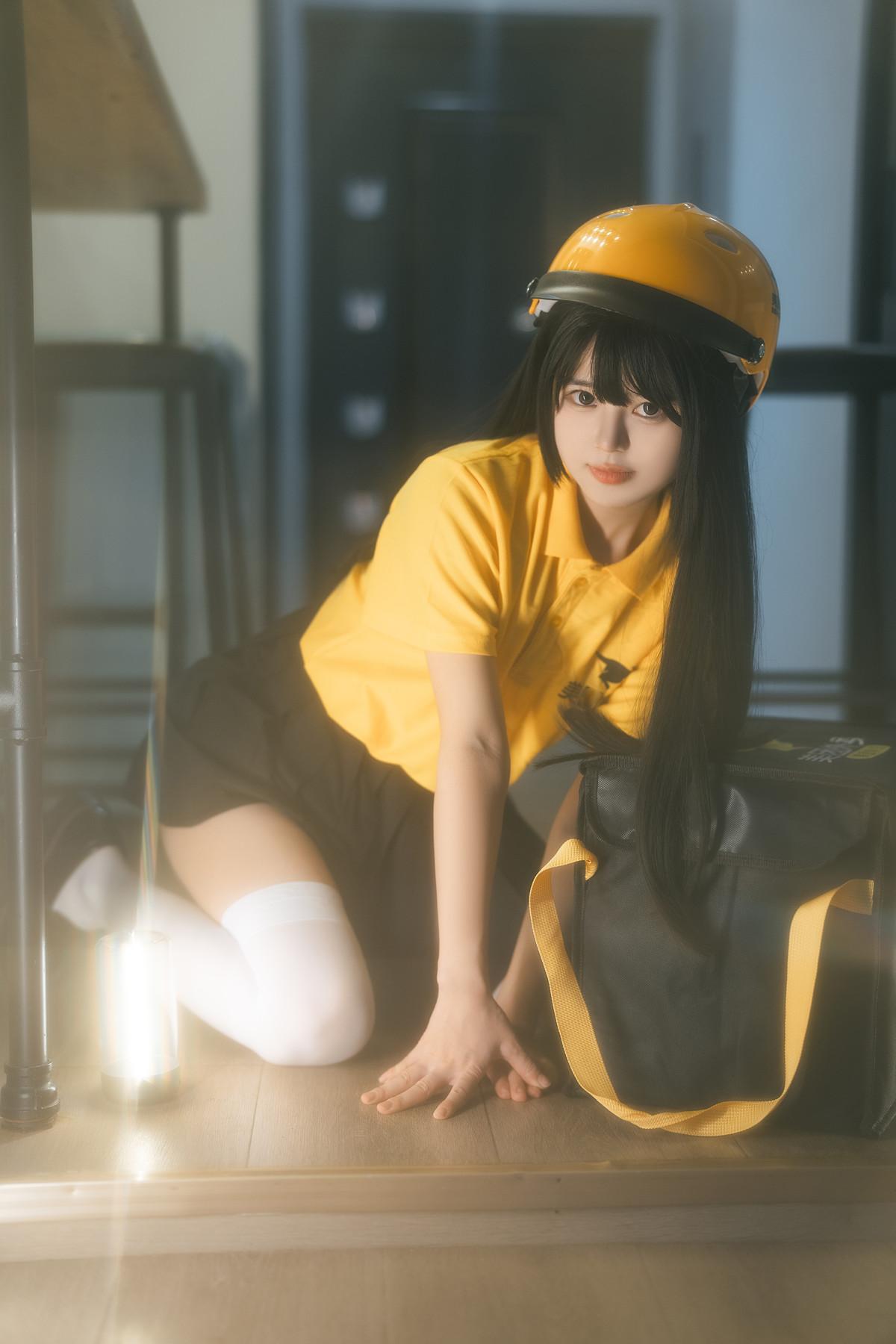 Cosplay Rua阮阮 外卖员 Delivery Girl(20)