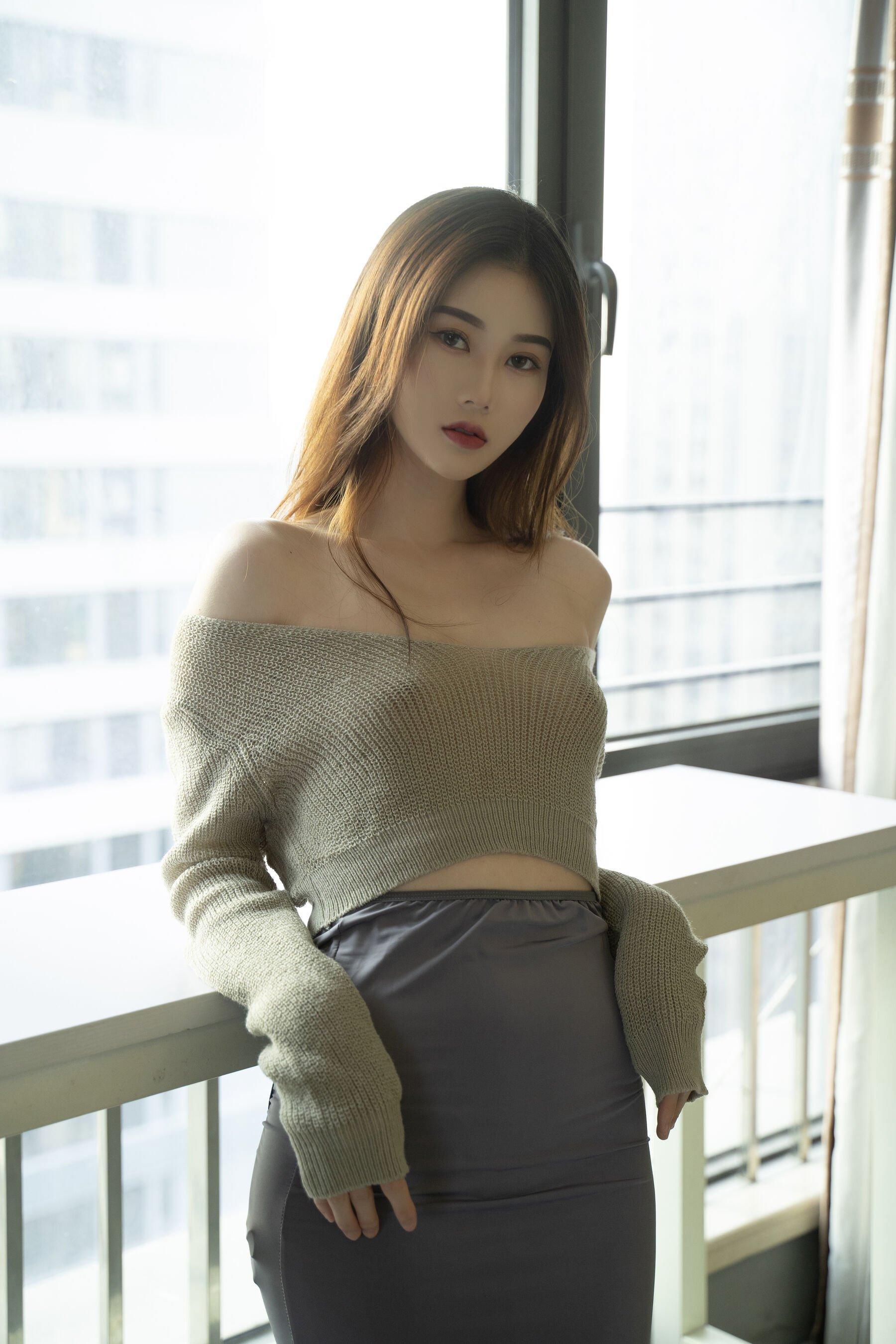 国模人体 熙涵《妹妹毛衣》(2)