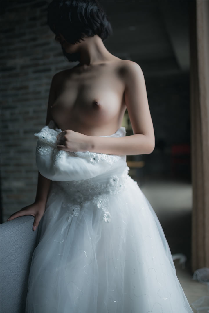 Need for a white wedding dress without holy light, beautiful body art photo 4