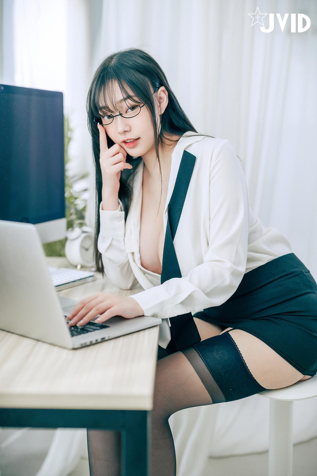 JVID 苡昕Slivia – 超巨乳女秘書 Set.01(13)