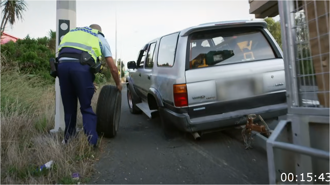 Motorway Patrol S21E08 [720p] (x265) Cbq7NJMr_o