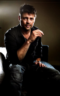 Karl Urban NLqICqxU_o