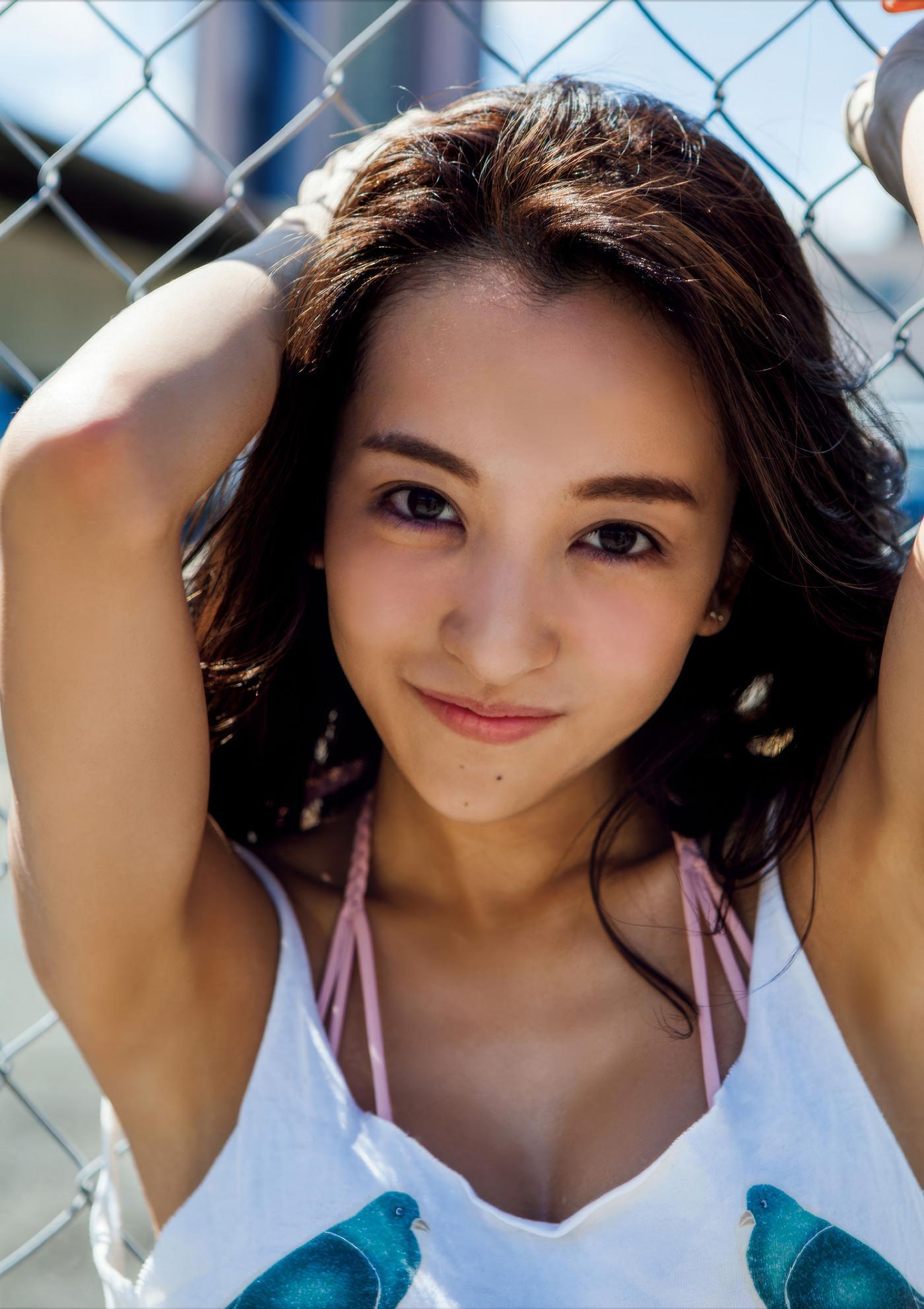 Tomomi Itano 板野友美, 写真集 「release」 Set.02(2)