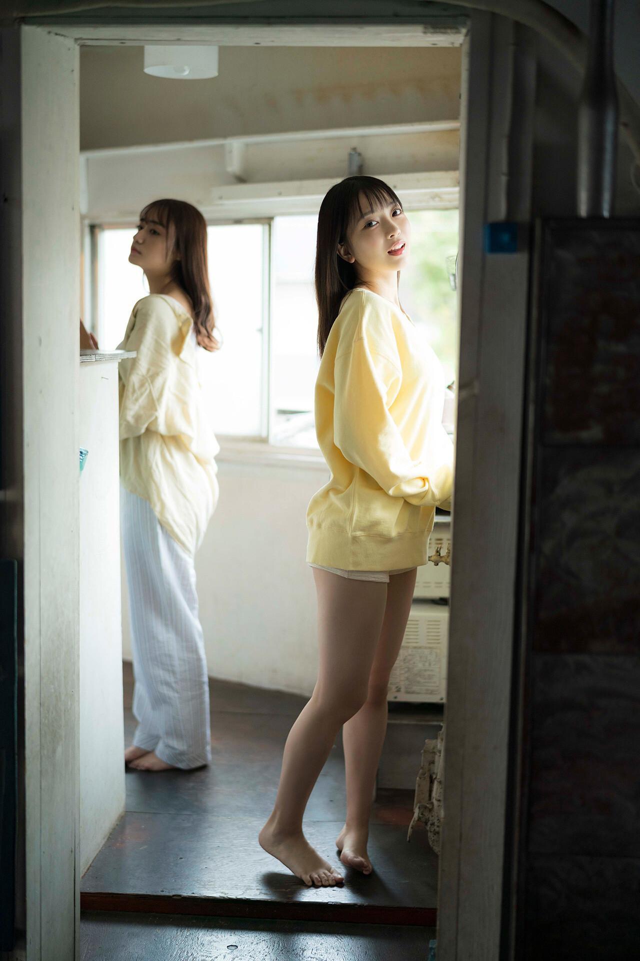 Akane Yoshizawa 吉沢朱音, FLASHデジタル写真集　「TRIANGLE LOVE－朱音の場合」 Set.01(5)