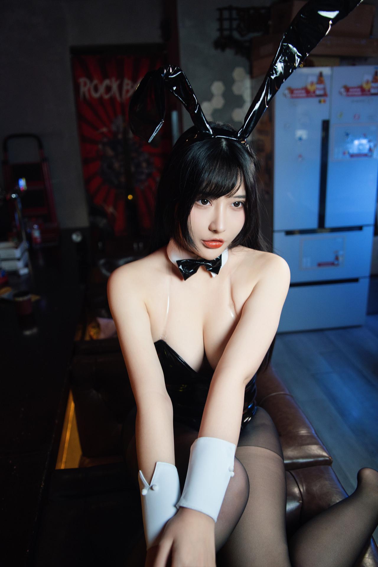 Cosplay 糖果果candy – 黑胶兔兔2 Set.02(45)