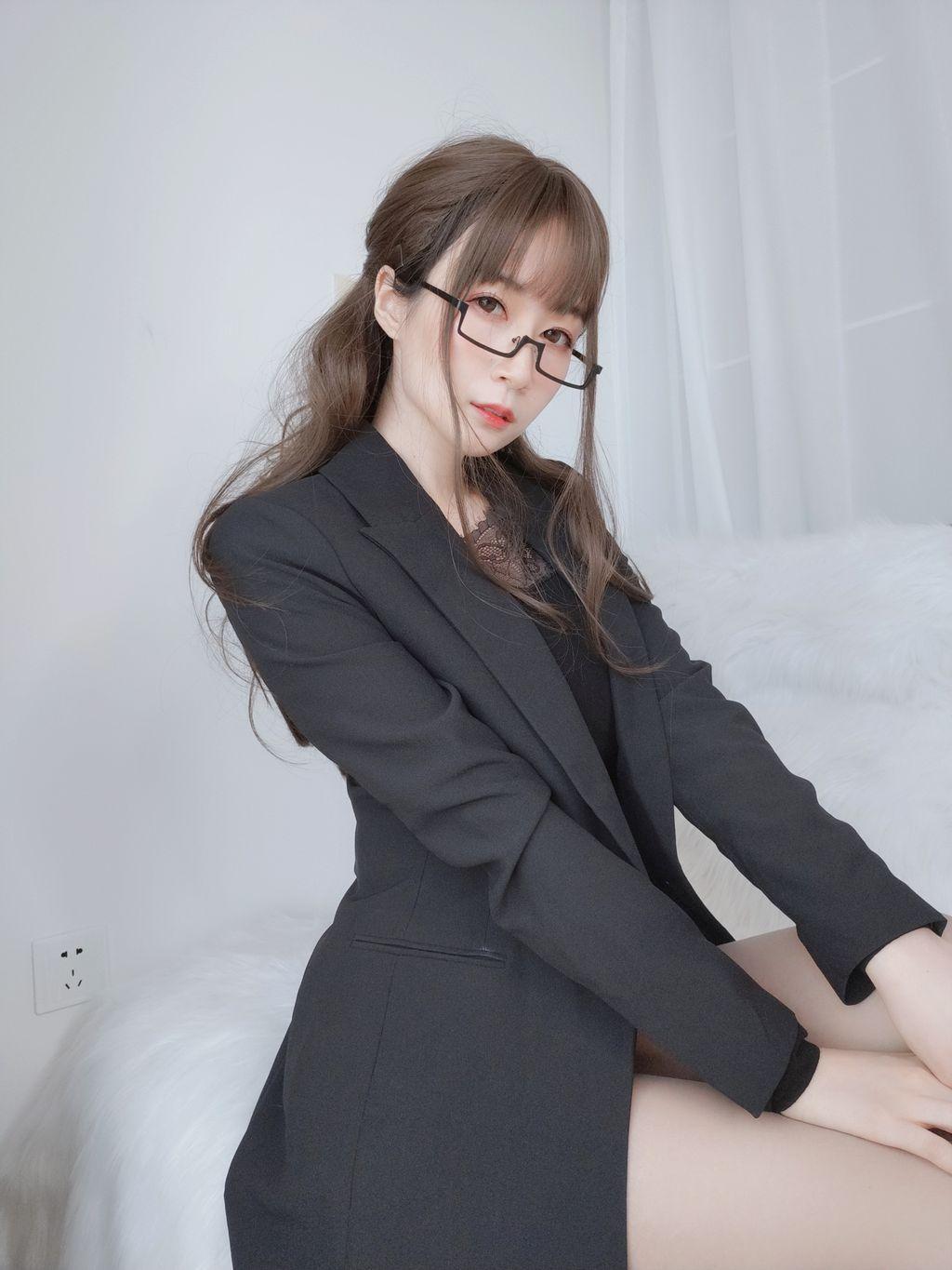 Coser @ 白银 81: 黑 西服 (136 photos)(31)