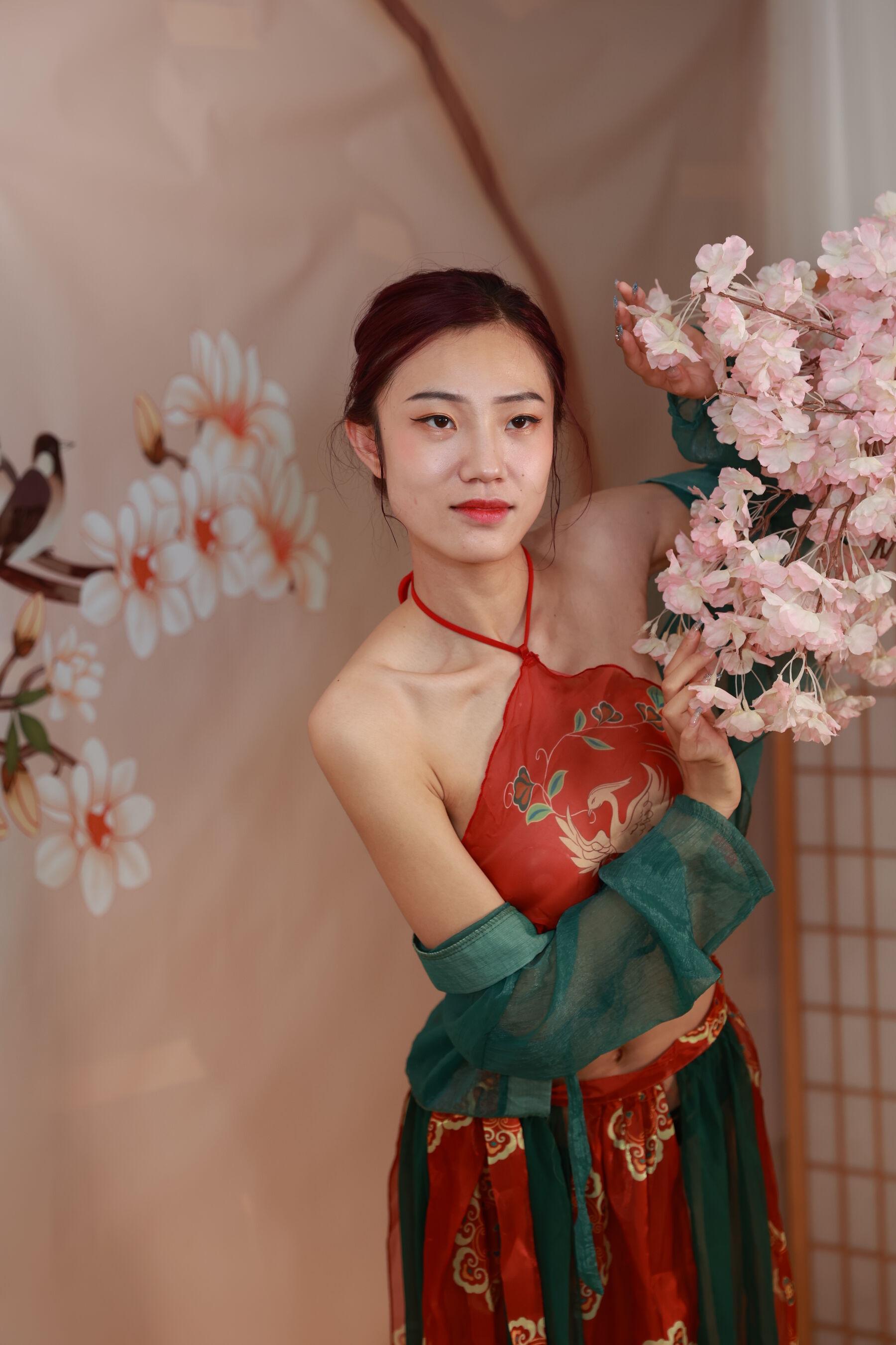 国模套图 国模希陌大尺度人体私拍套图(150)