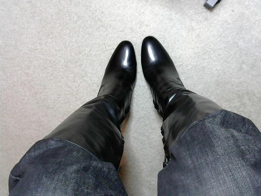 Black burberry rain boots-2021