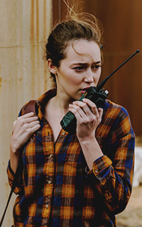 Alycia Debnam Carey DqL5hIGA_o