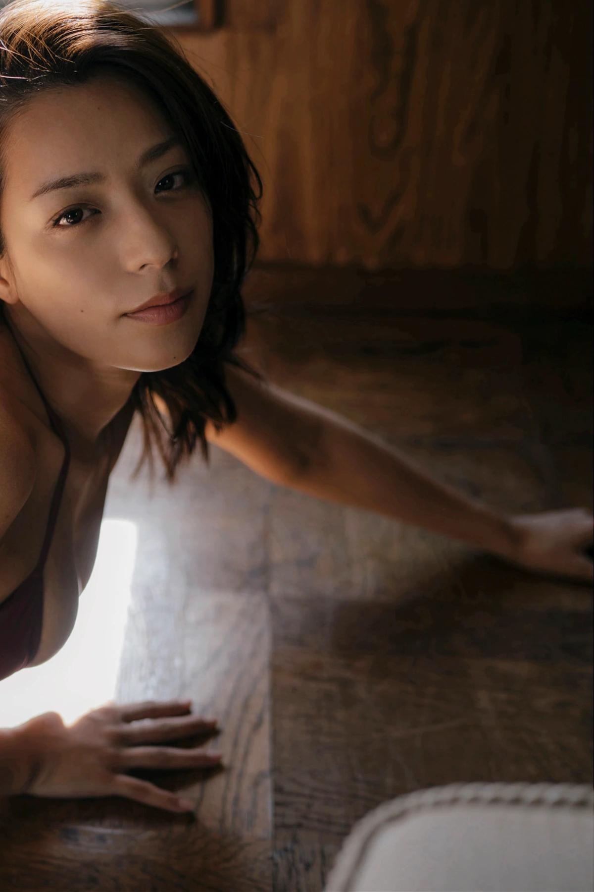 Mayu Koseta 小瀬田麻由, 週刊現代デジタル写真集 「私生活」 Set.02(25)