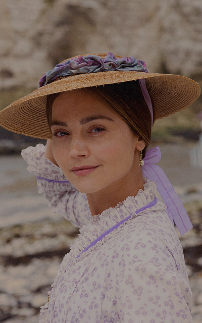 Jenna Coleman DbpyPhrr_o