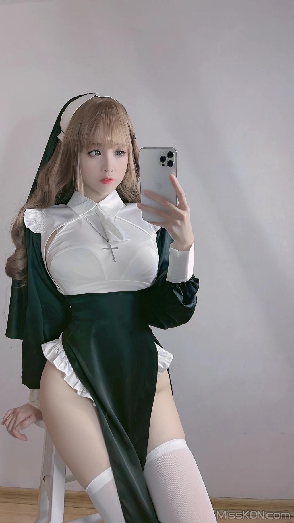 Coser@miko酱ww: mikoの白丝01 (241 photos)(226)
