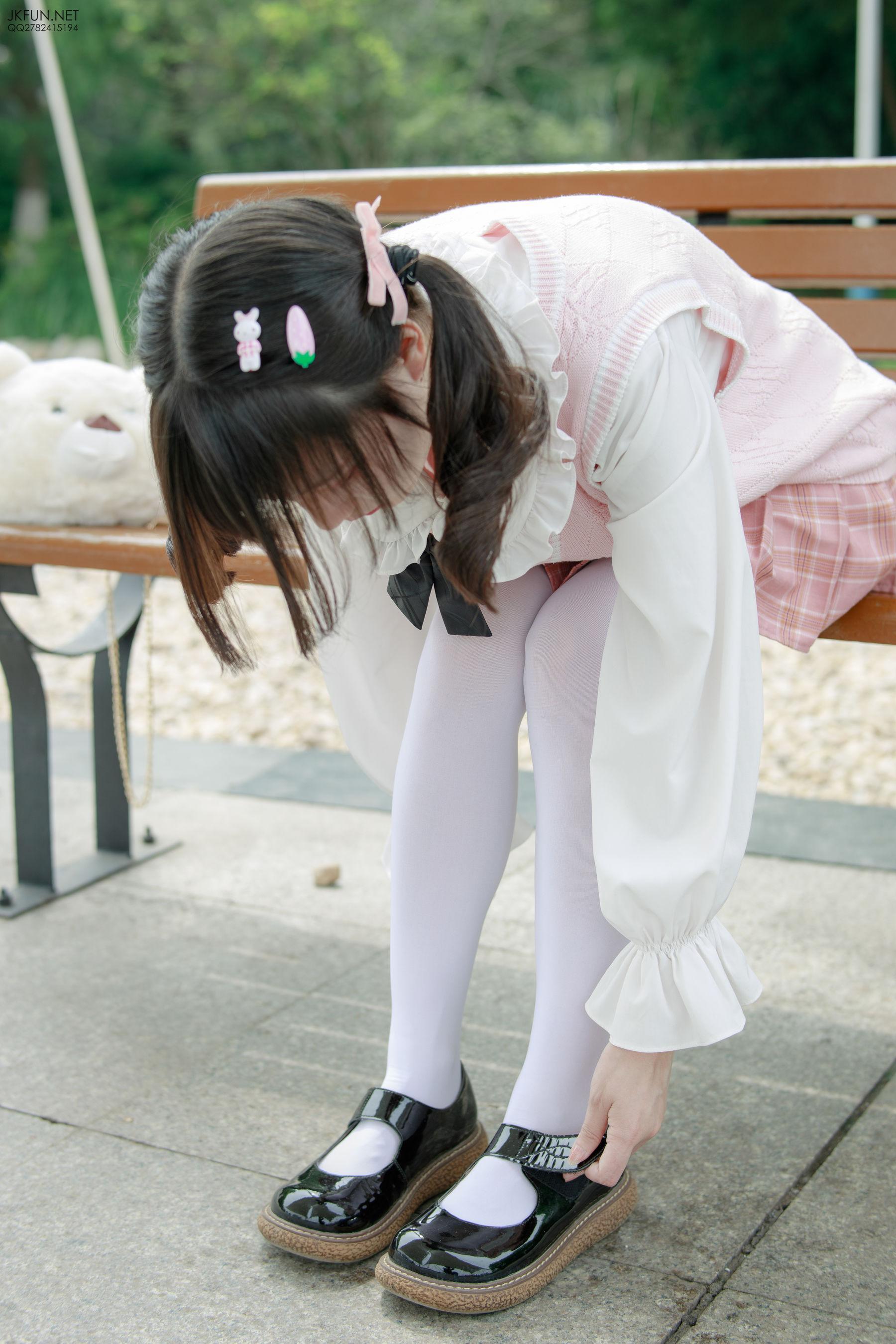 默陌《80D白丝》 [森萝财团] JKFUN-007 写真集(31)