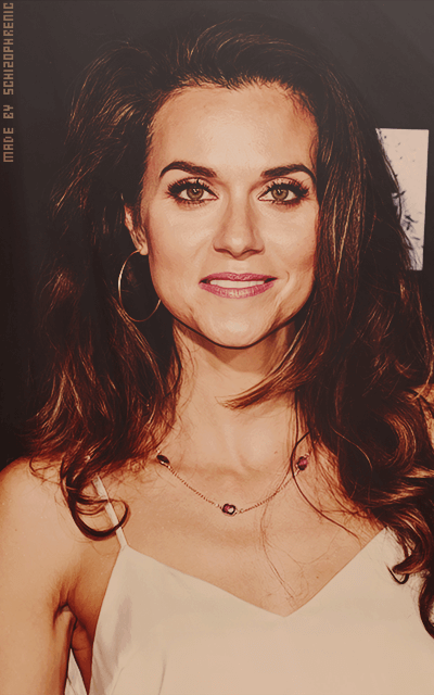 Hilarie Burton HYX1ZYnY_o