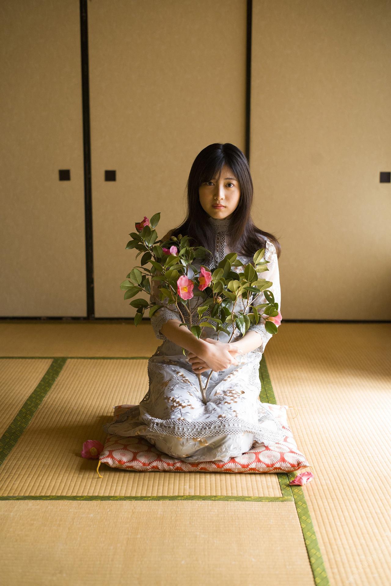 Rio Yoshida 吉田莉桜, デジタル写真集 「謙虚な美徳」 Set.02(1)