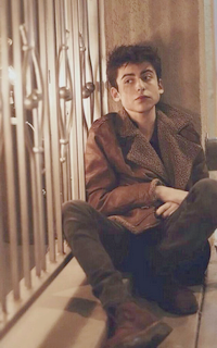 Aidan Gallagher 0eEBmGNA_o